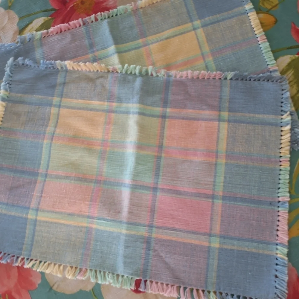 2 Multicolor Plaid Placemats